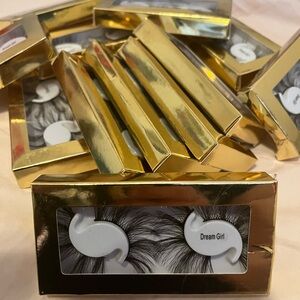 Gold Boxed False Eyelashes